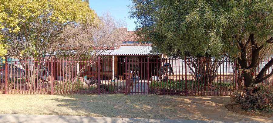 4 Bedroom Property for Sale in Odendaalsrus Free State